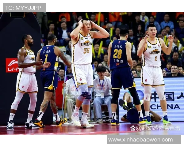 CBA季后赛激战正酣北京与深圳加时赛争夺胜利精彩瞬间回顾